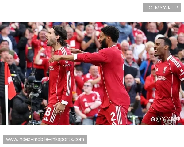 利物浦加克波高速插上冲击对方防线并得分：速度与技术的极致对决