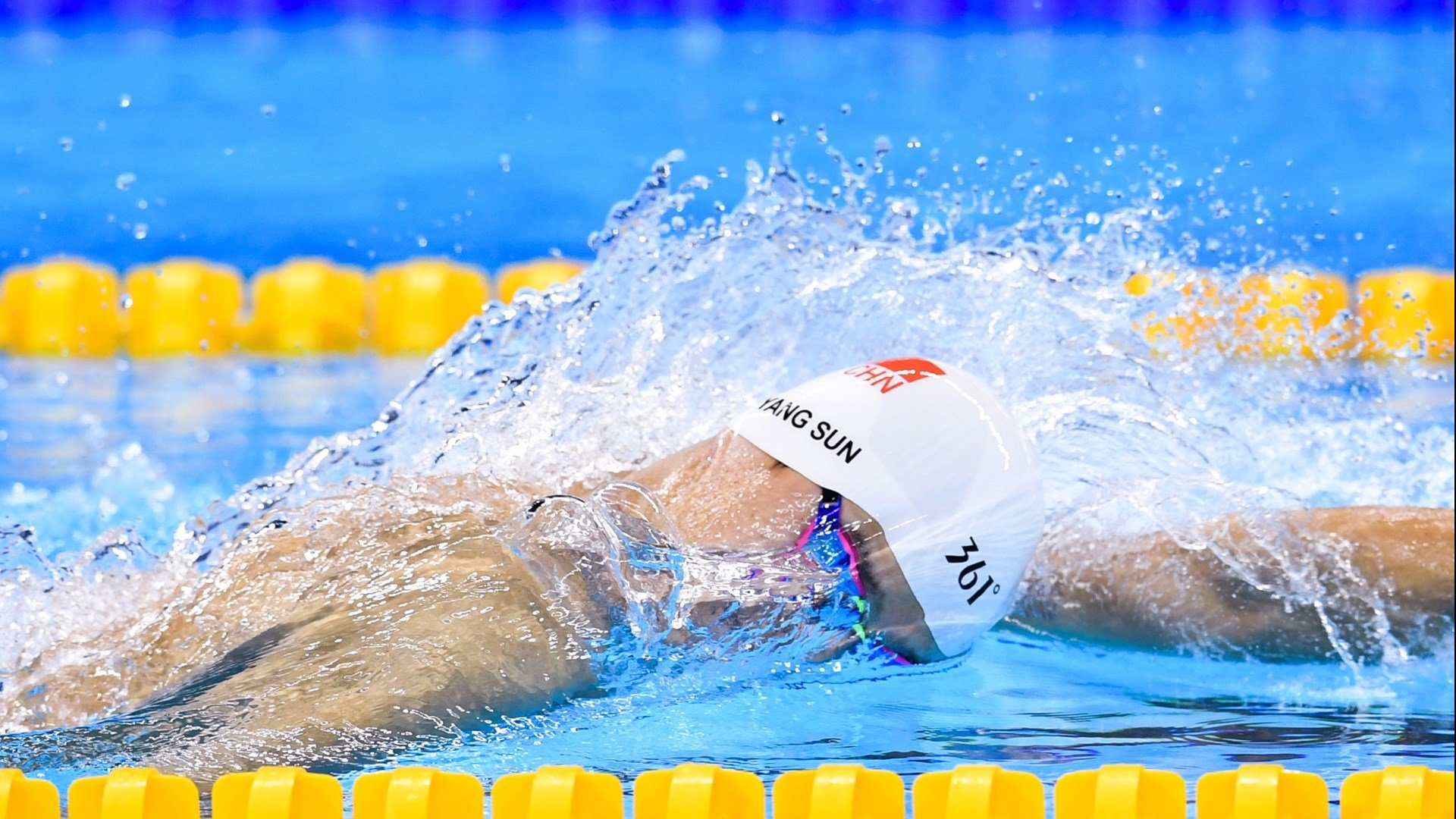 出发弹跳力增强，起跑阶段优势明显，弹跳力和爆发力训练计划